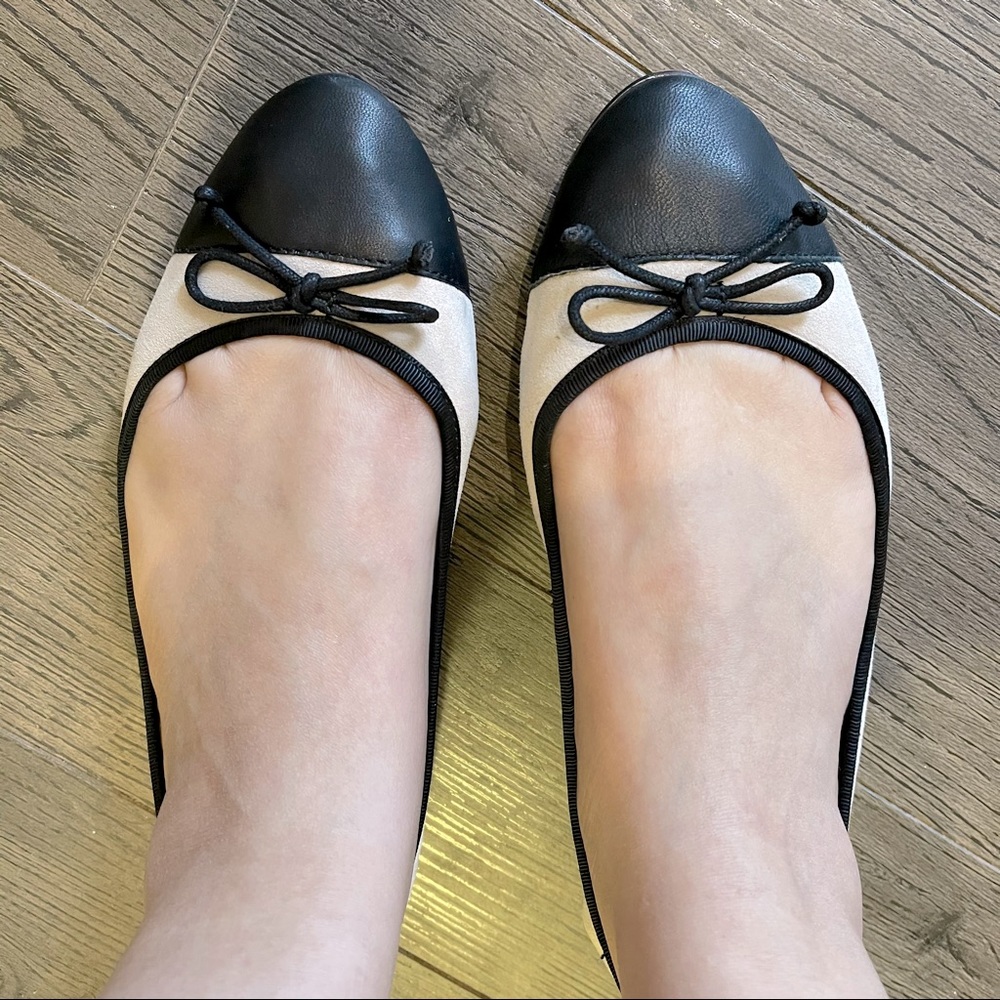Banana Republic Robin Almond Toe Suede Flats 7